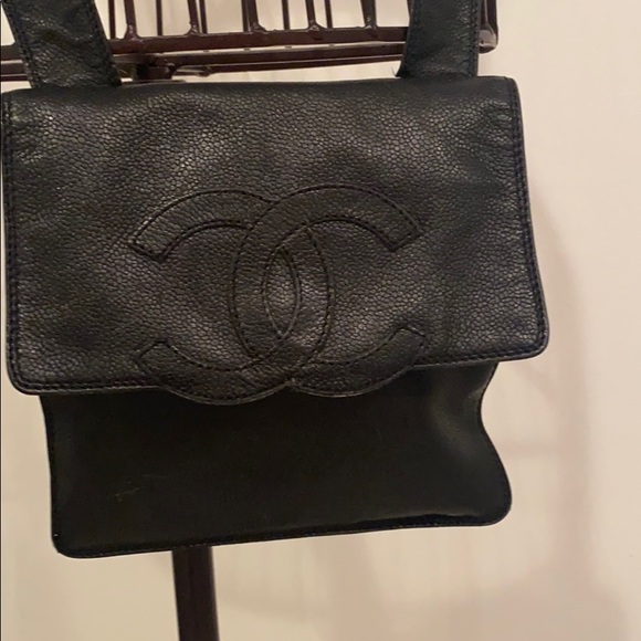 Authentic Chanel black CC shoulder cross body bag - Picture 2 of 10